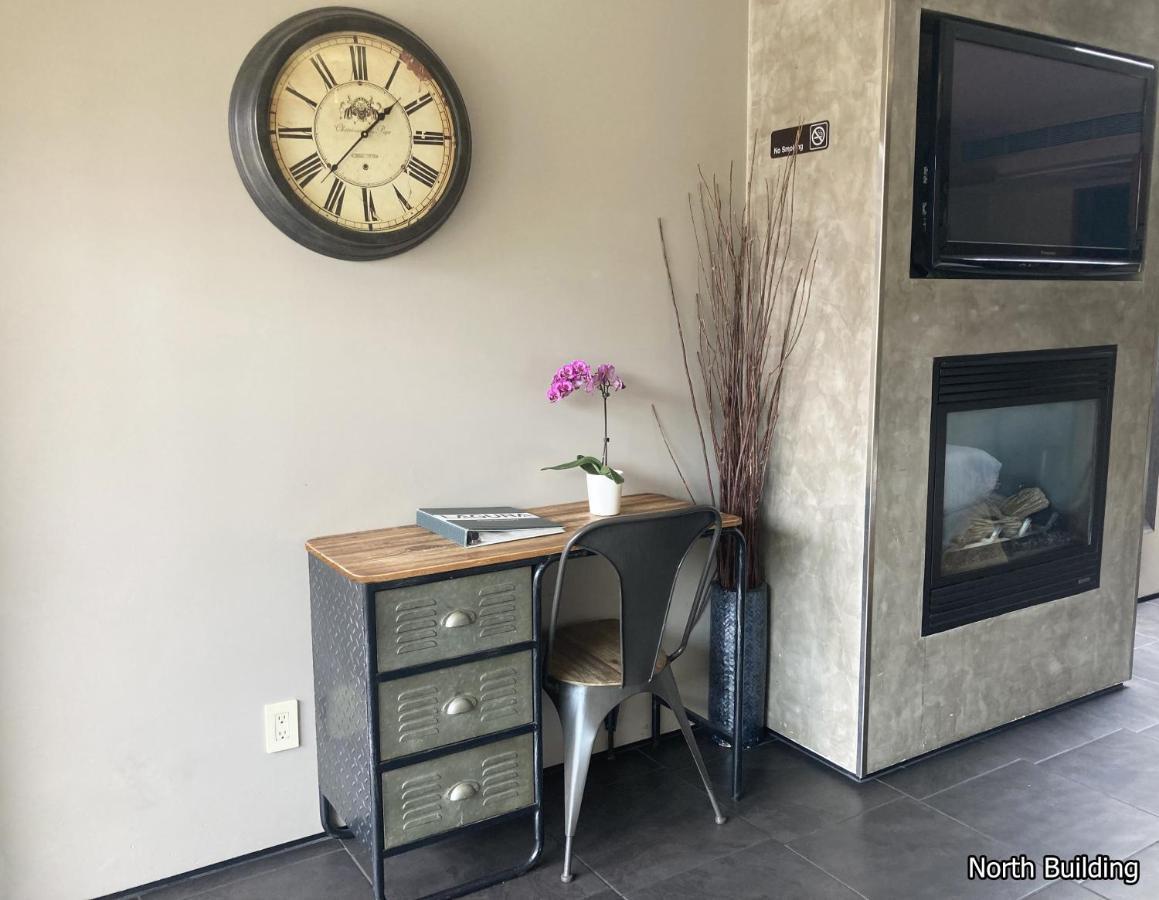 14 West Laguna 3*